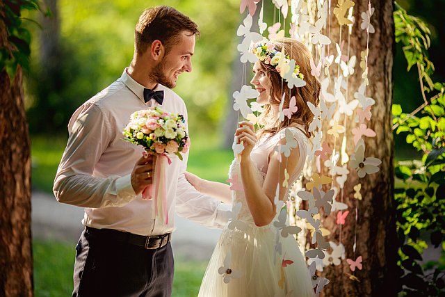 Brautpaar mit Blumen